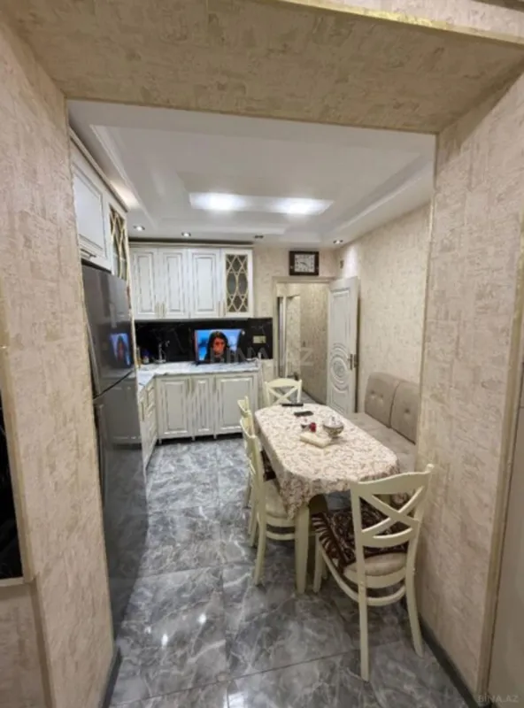 Satılır 4 otaqlı mənzil 115 m²