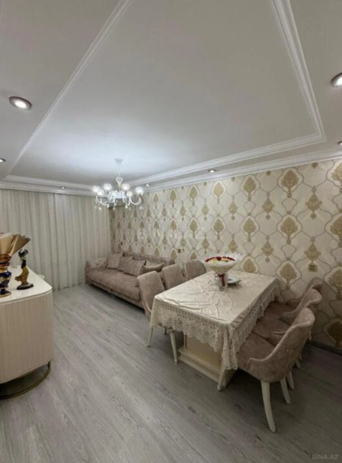 Satılır 4 otaqlı mənzil 115 m²