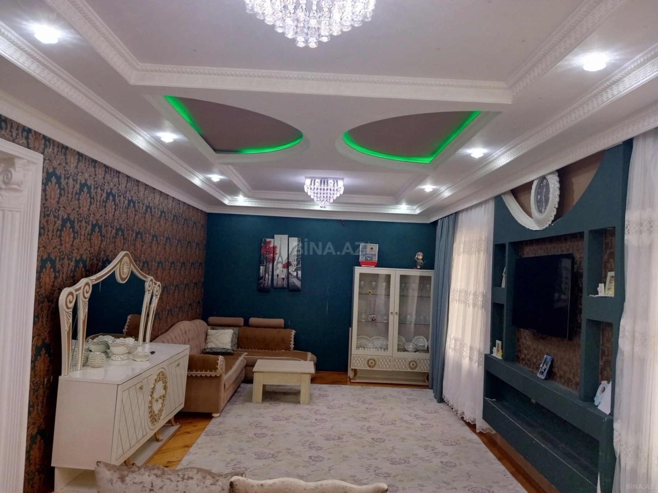 Satılır 5 otaqlı həyət evi 225 m²
