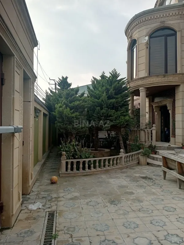 Satılır 5 otaqlı həyət evi 225 m²