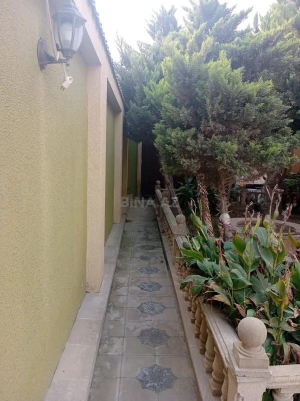 Satılır 5 otaqlı həyət evi 225 m²