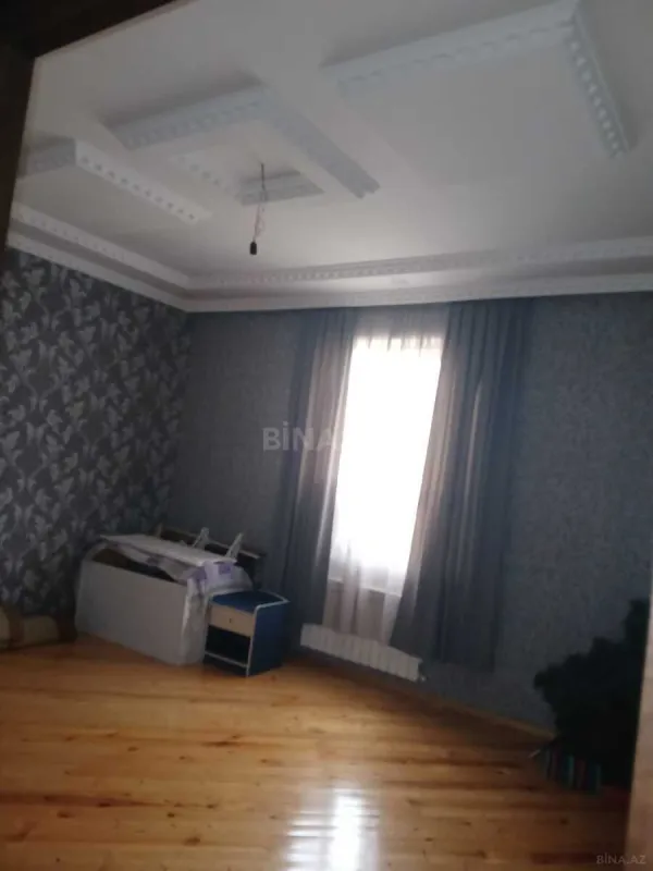Satılır 5 otaqlı həyət evi 225 m²