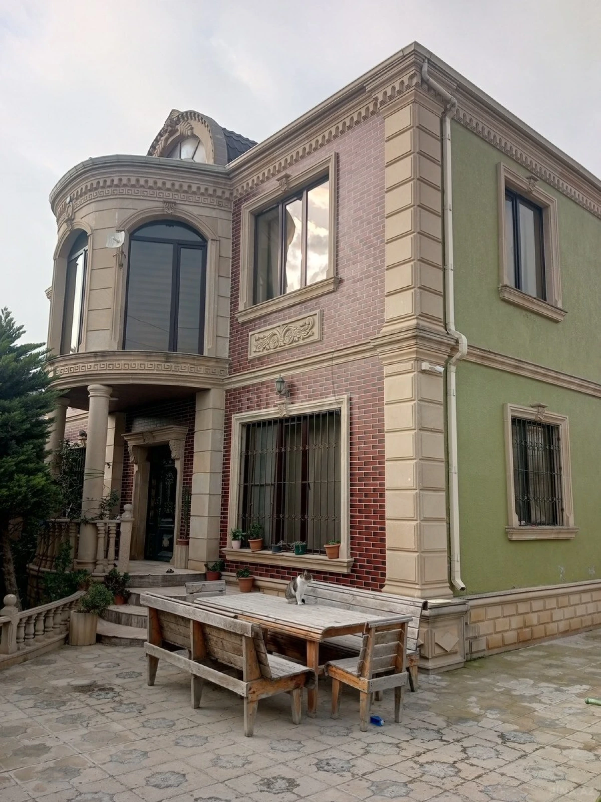 Satılır 5 otaqlı həyət evi 225 m²