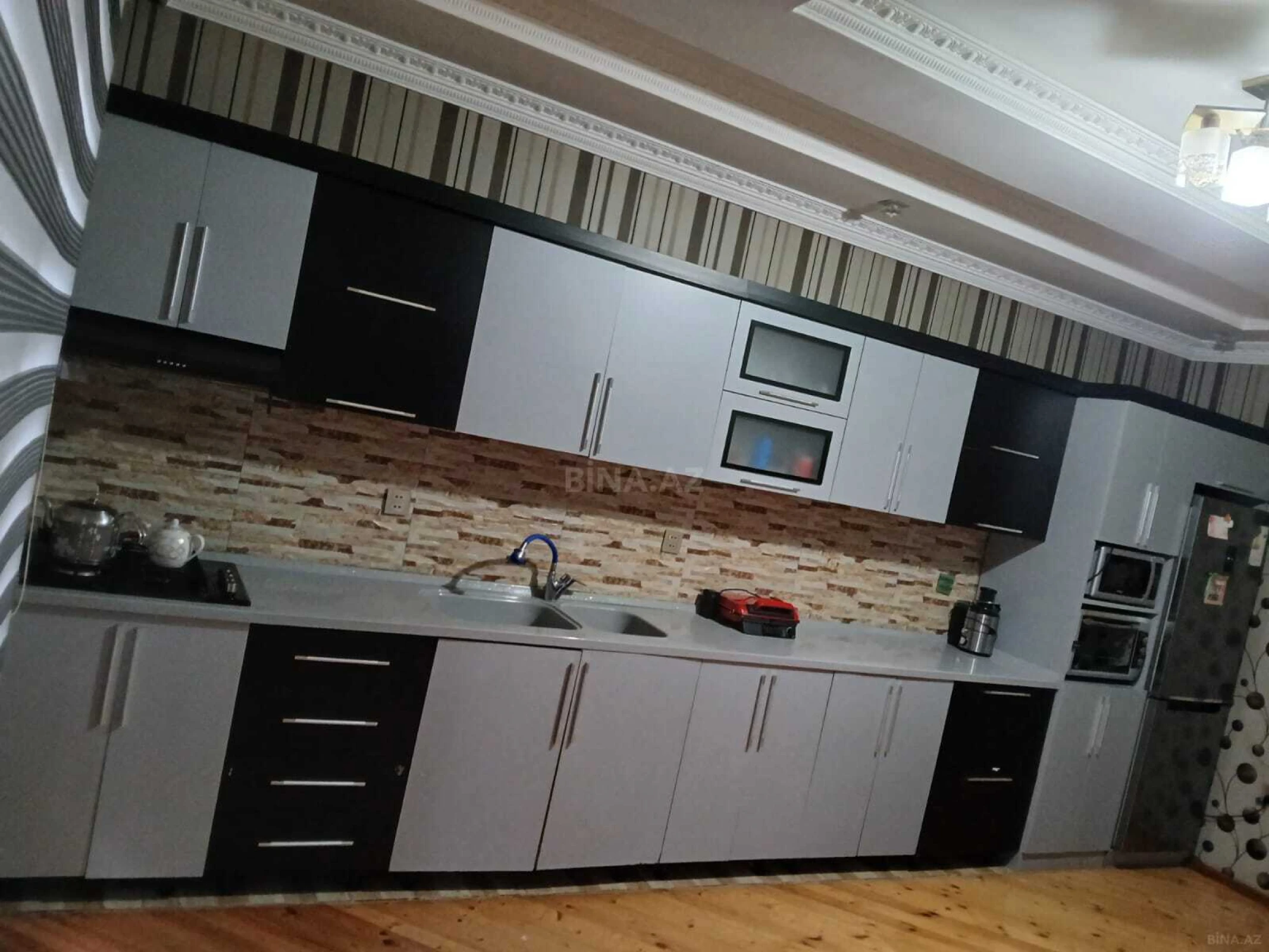 Satılır 5 otaqlı həyət evi 225 m²