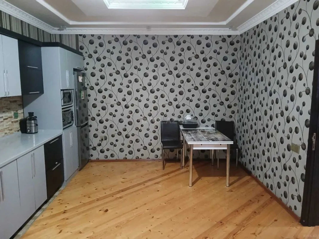 Satılır 5 otaqlı həyət evi 225 m²