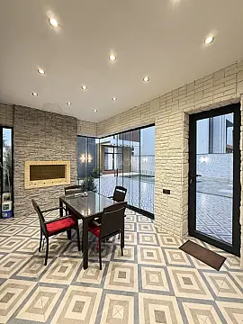 Satılır 5 otaqlı həyət evi 220 m²