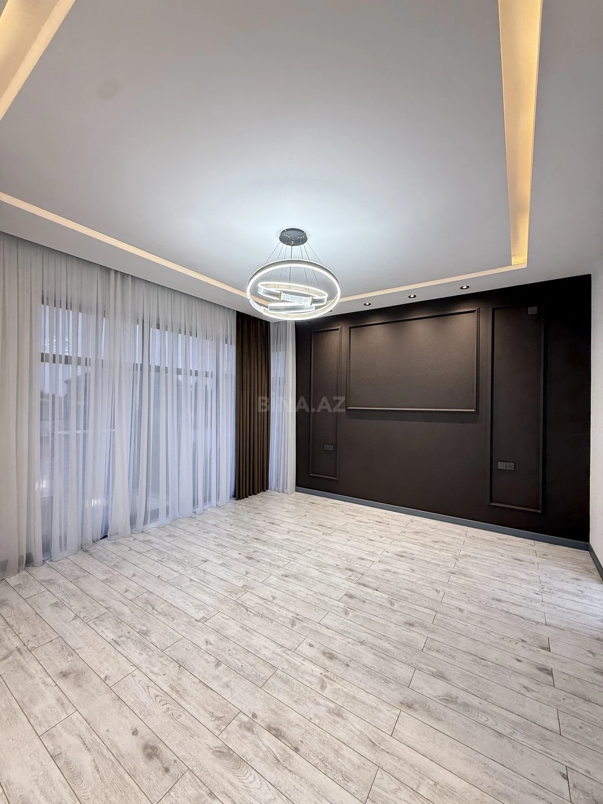 Satılır 5 otaqlı həyət evi 220 m²