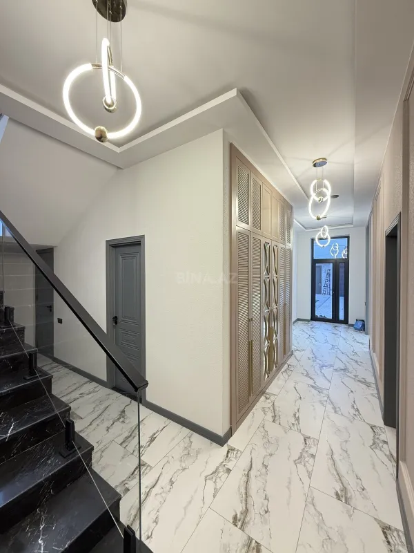 Satılır 5 otaqlı həyət evi 220 m²