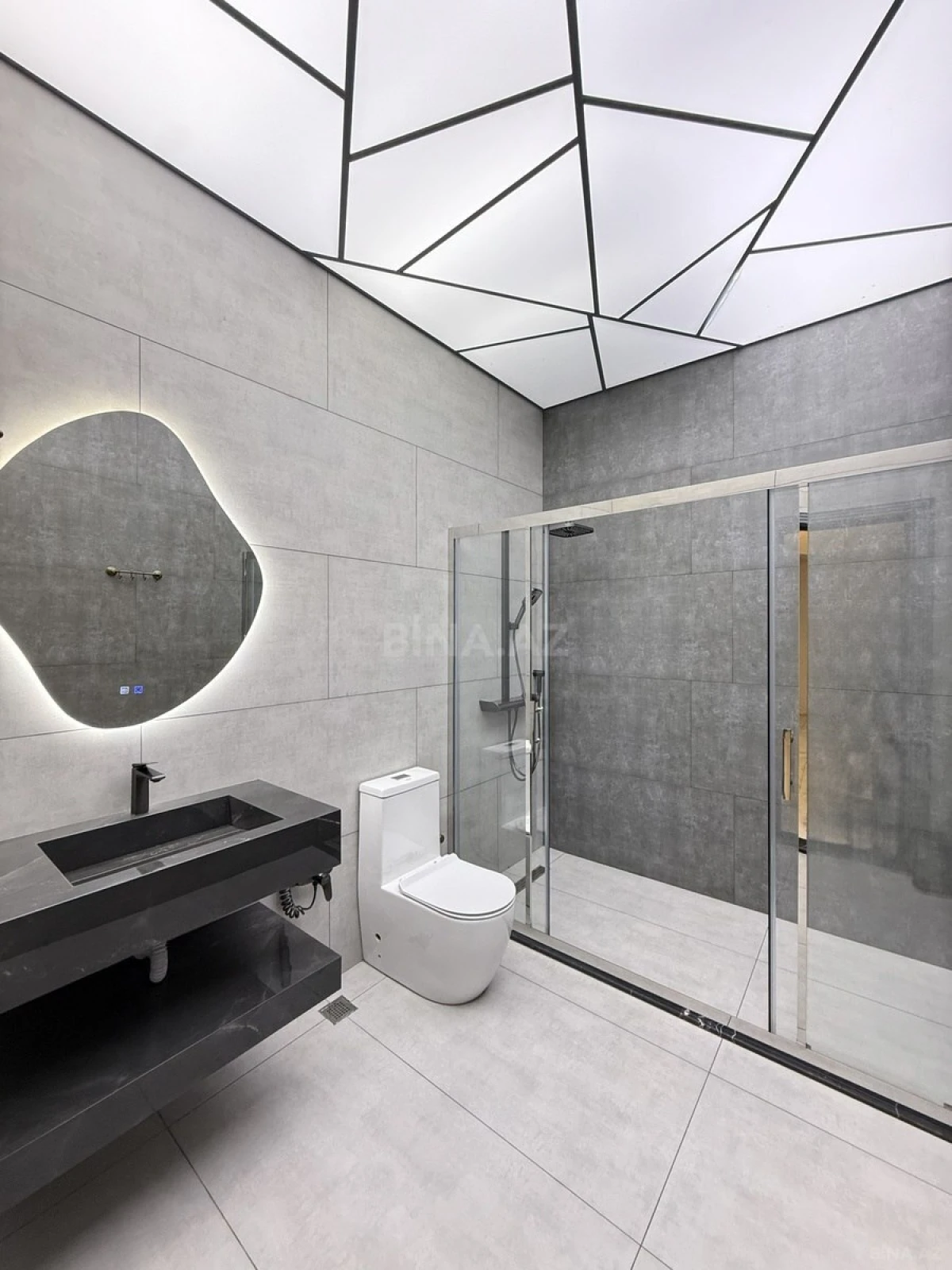 Satılır 5 otaqlı həyət evi 220 m²