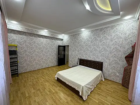 Kirayə verilir 2 otaqlı mənzil 110 m²