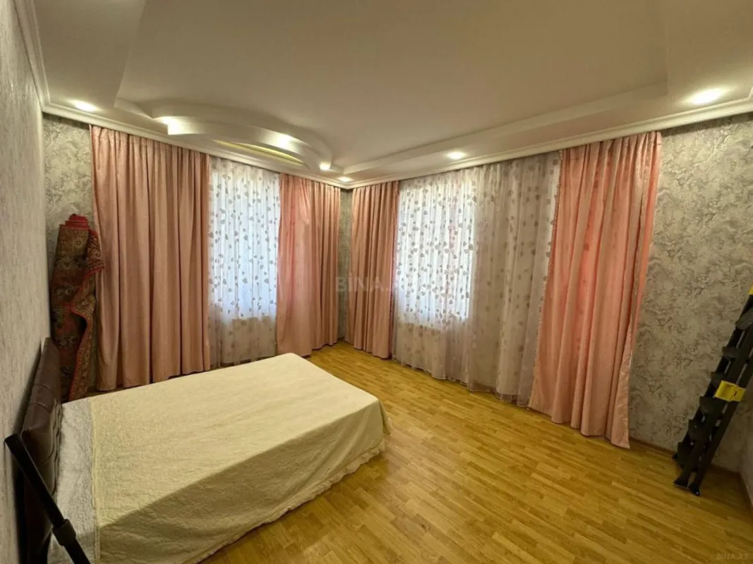 Kirayə verilir 2 otaqlı mənzil 110 m²