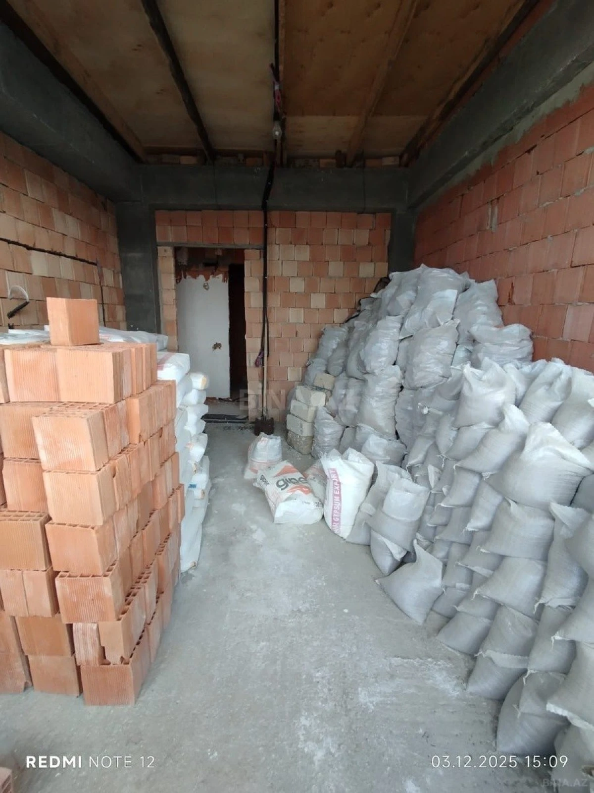 Satılır 3 otaqlı mənzil 68 m²