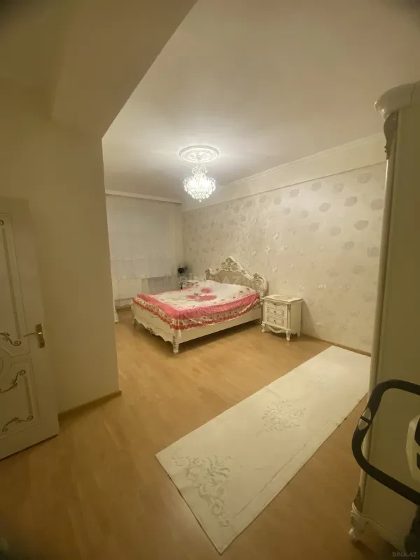 Satılır 3 otaqlı mənzil 125 m²