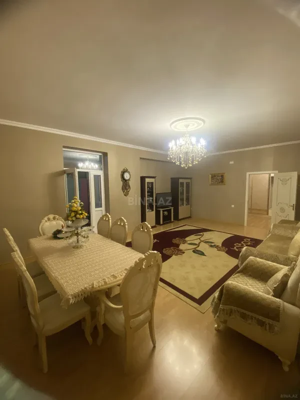 Satılır 3 otaqlı mənzil 125 m²