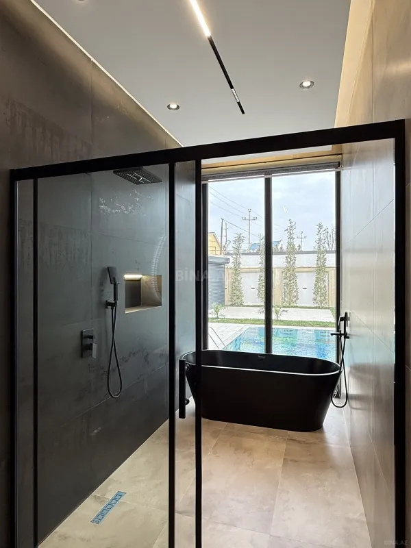 Satılır 5 otaqlı həyət evi 250 m²