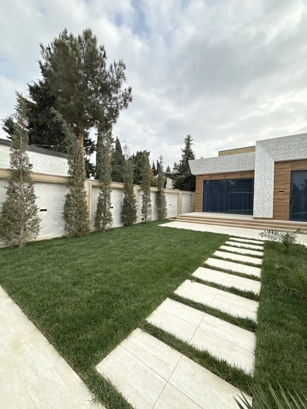 Satılır 5 otaqlı həyət evi 250 m²