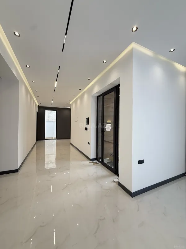 Satılır 5 otaqlı həyət evi 250 m²