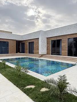 Satılır 5 otaqlı həyət evi 250 m²