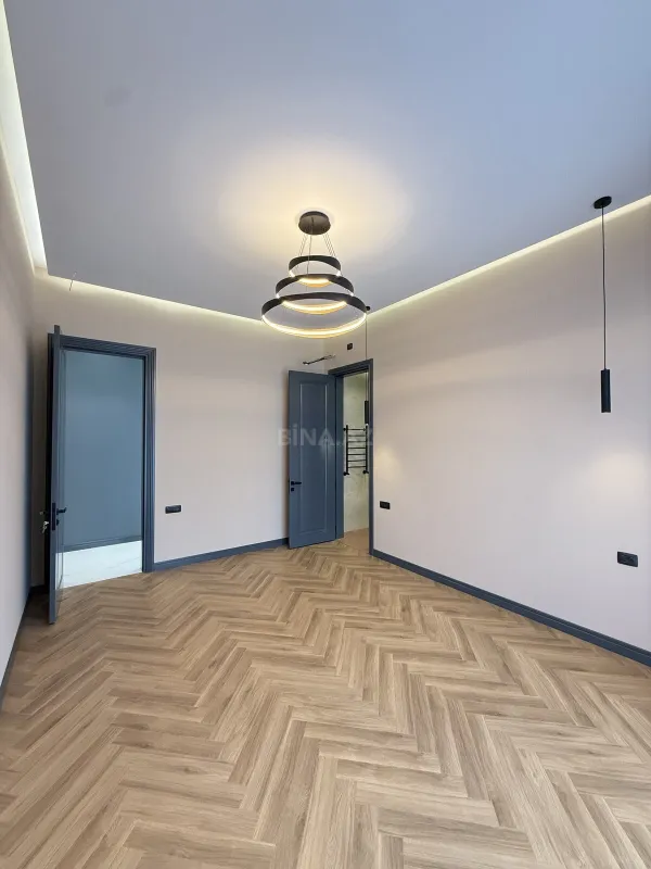 Satılır 5 otaqlı həyət evi 250 m²