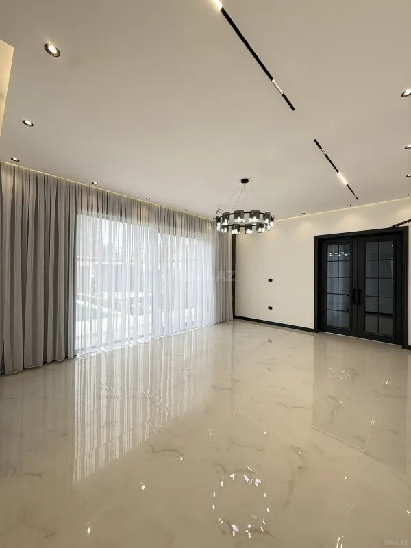 Satılır 5 otaqlı həyət evi 250 m²