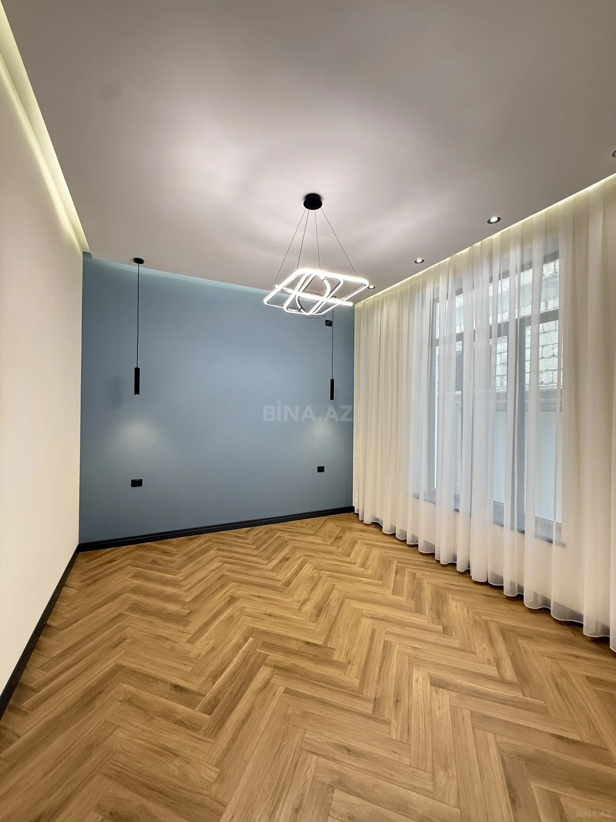 Satılır 5 otaqlı həyət evi 250 m²