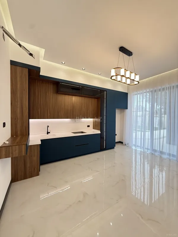 Satılır 5 otaqlı həyət evi 250 m²
