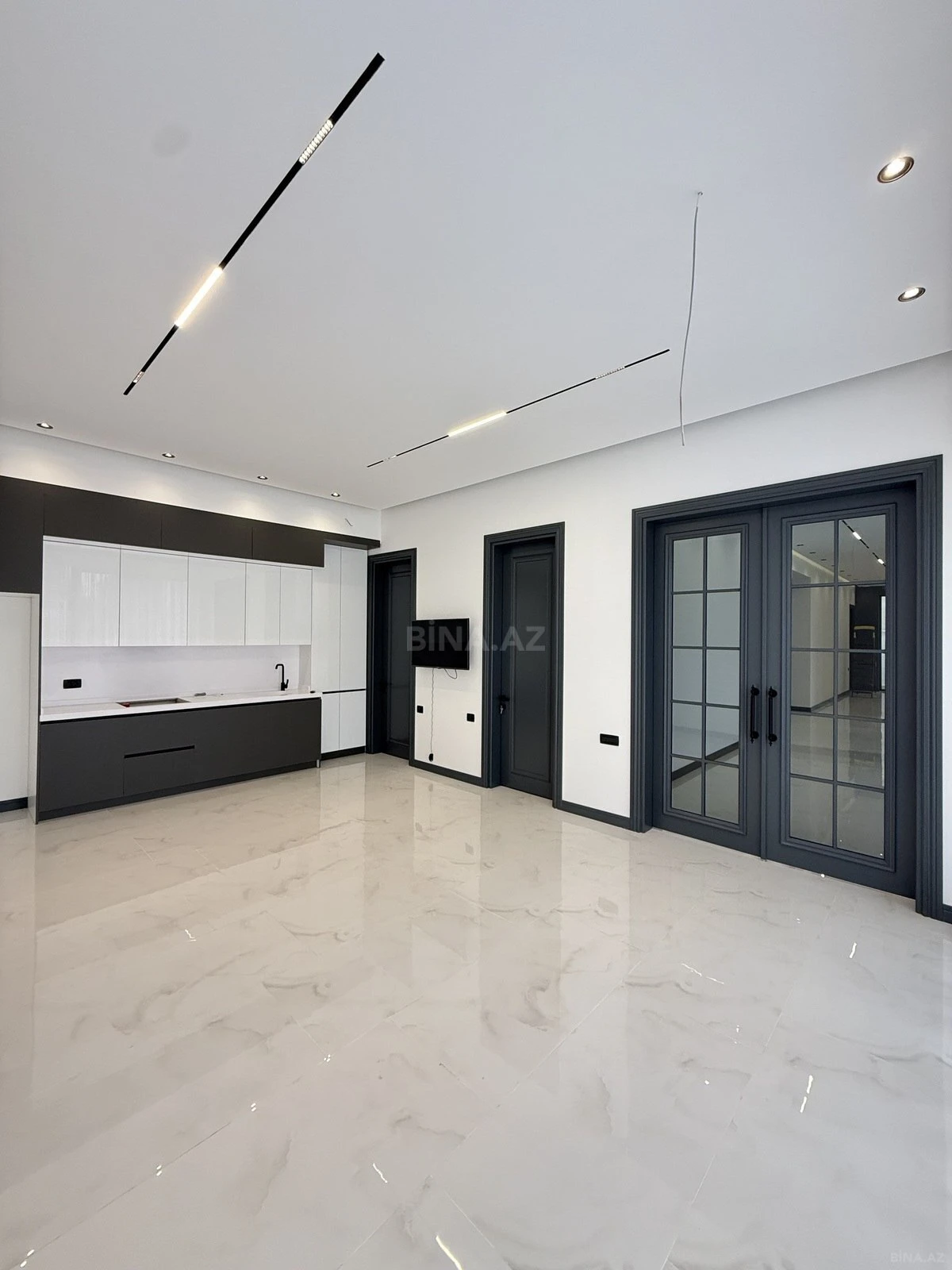 Satılır 5 otaqlı həyət evi 250 m²