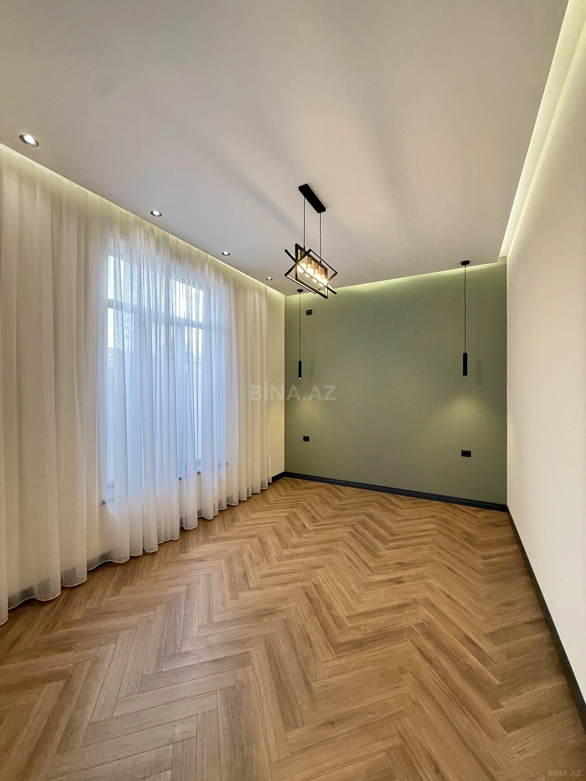 Satılır 5 otaqlı həyət evi 250 m²