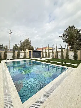 Satılır 5 otaqlı həyət evi 250 m²