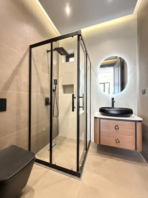 Satılır 5 otaqlı həyət evi 250 m²