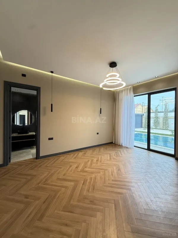 Satılır 5 otaqlı həyət evi 250 m²