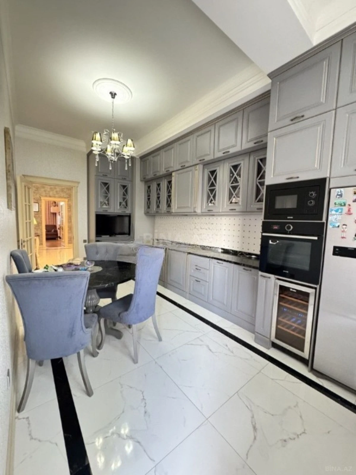 Satılır 4 otaqlı mənzil 170 m²