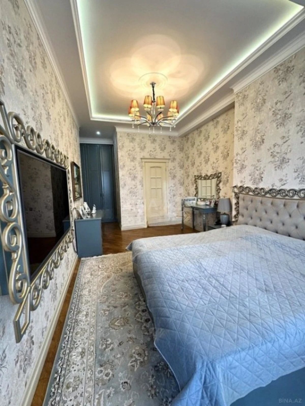 Satılır 4 otaqlı mənzil 170 m²