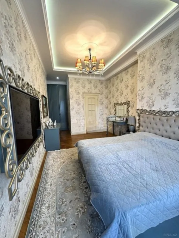 Satılır 4 otaqlı mənzil 170 m²