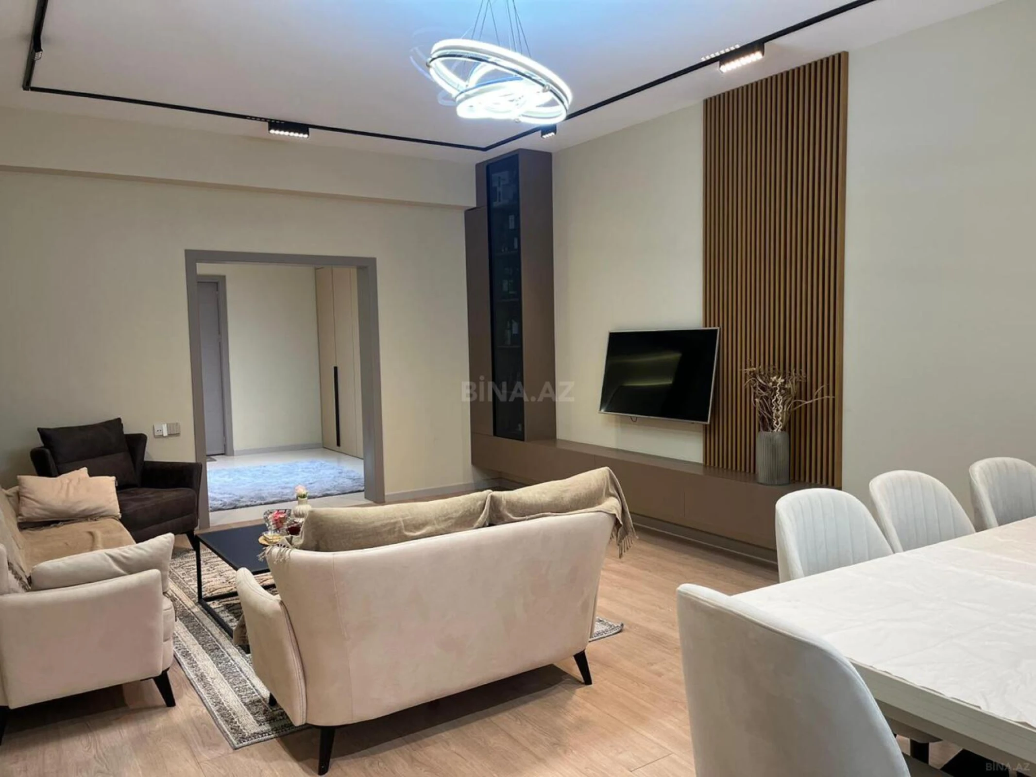 Satılır 3 otaqlı mənzil 102 m²