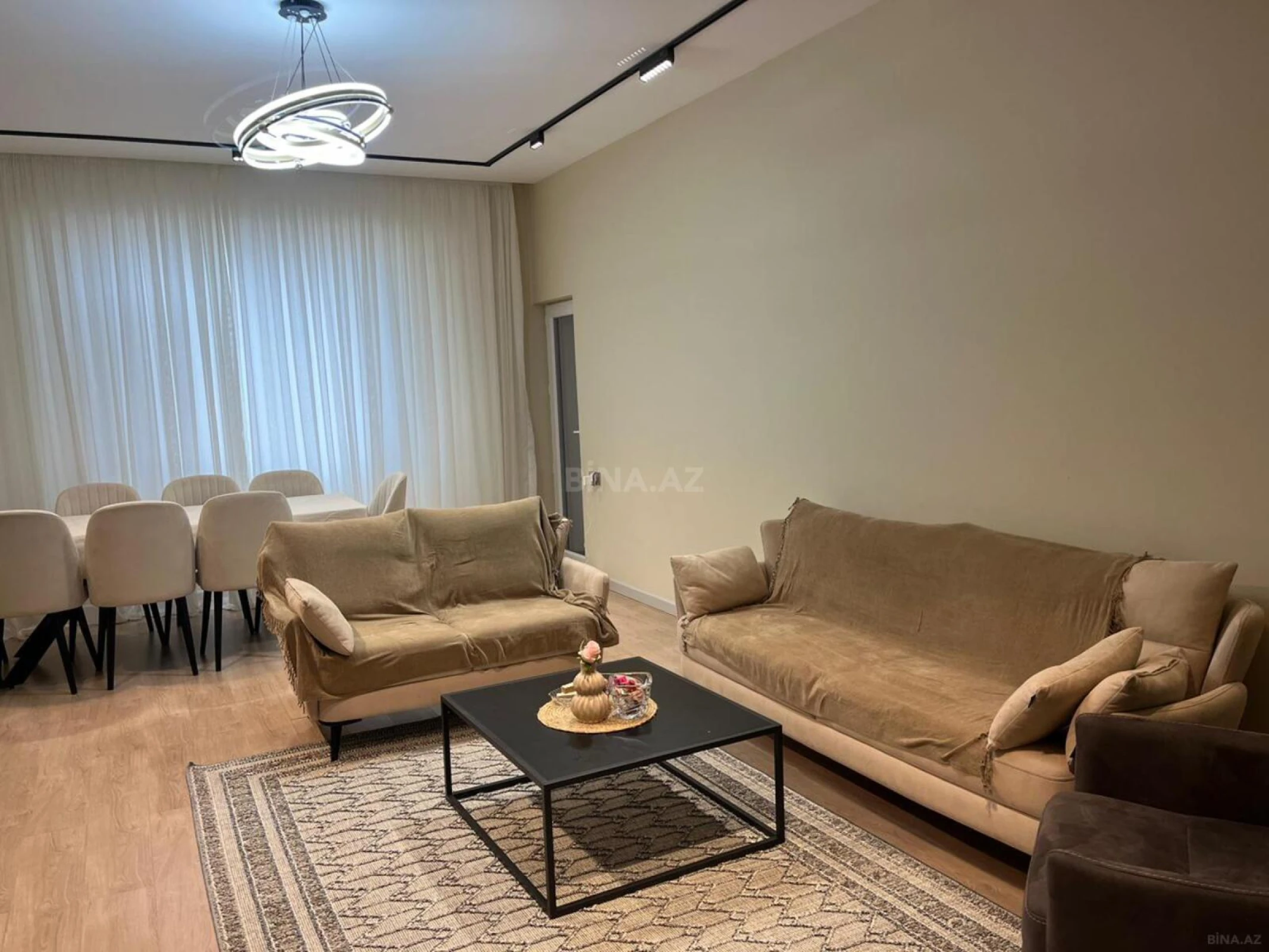 Satılır 3 otaqlı mənzil 102 m²