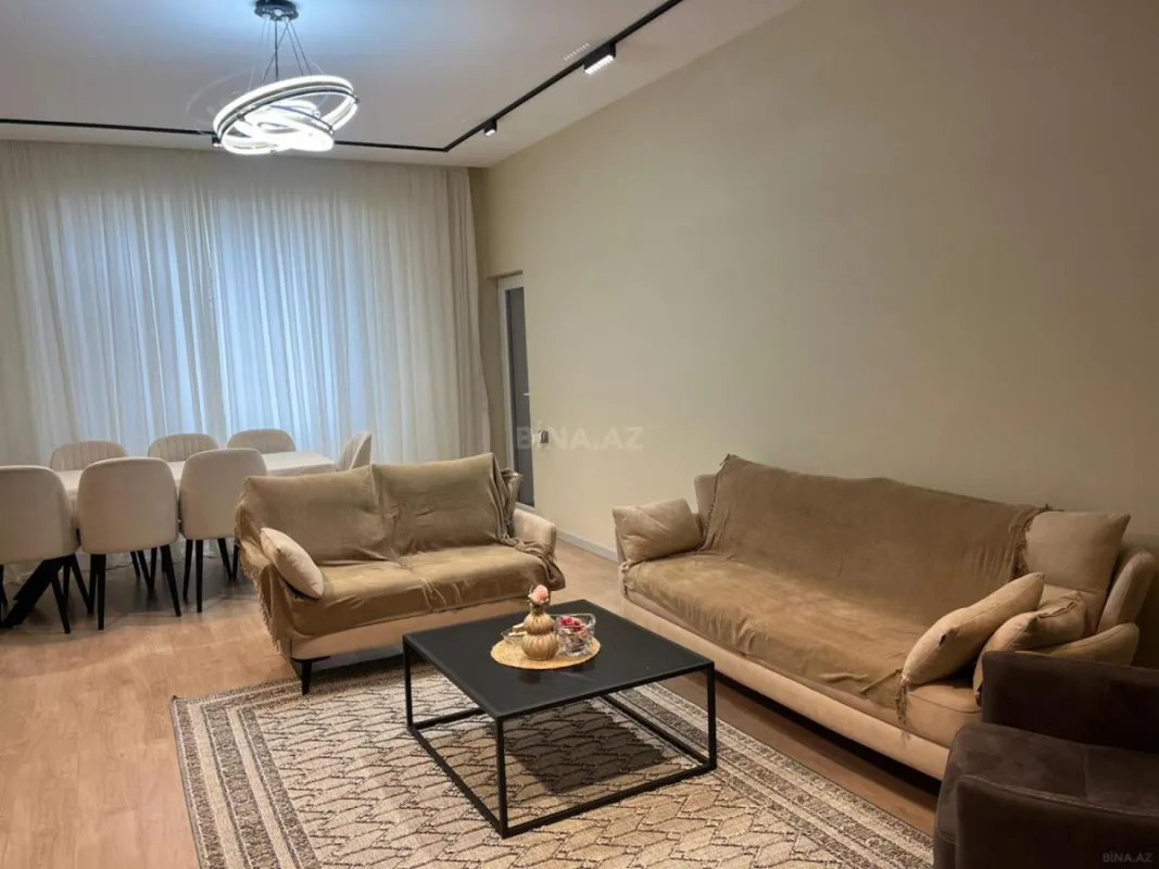 Satılır 3 otaqlı mənzil 102 m²