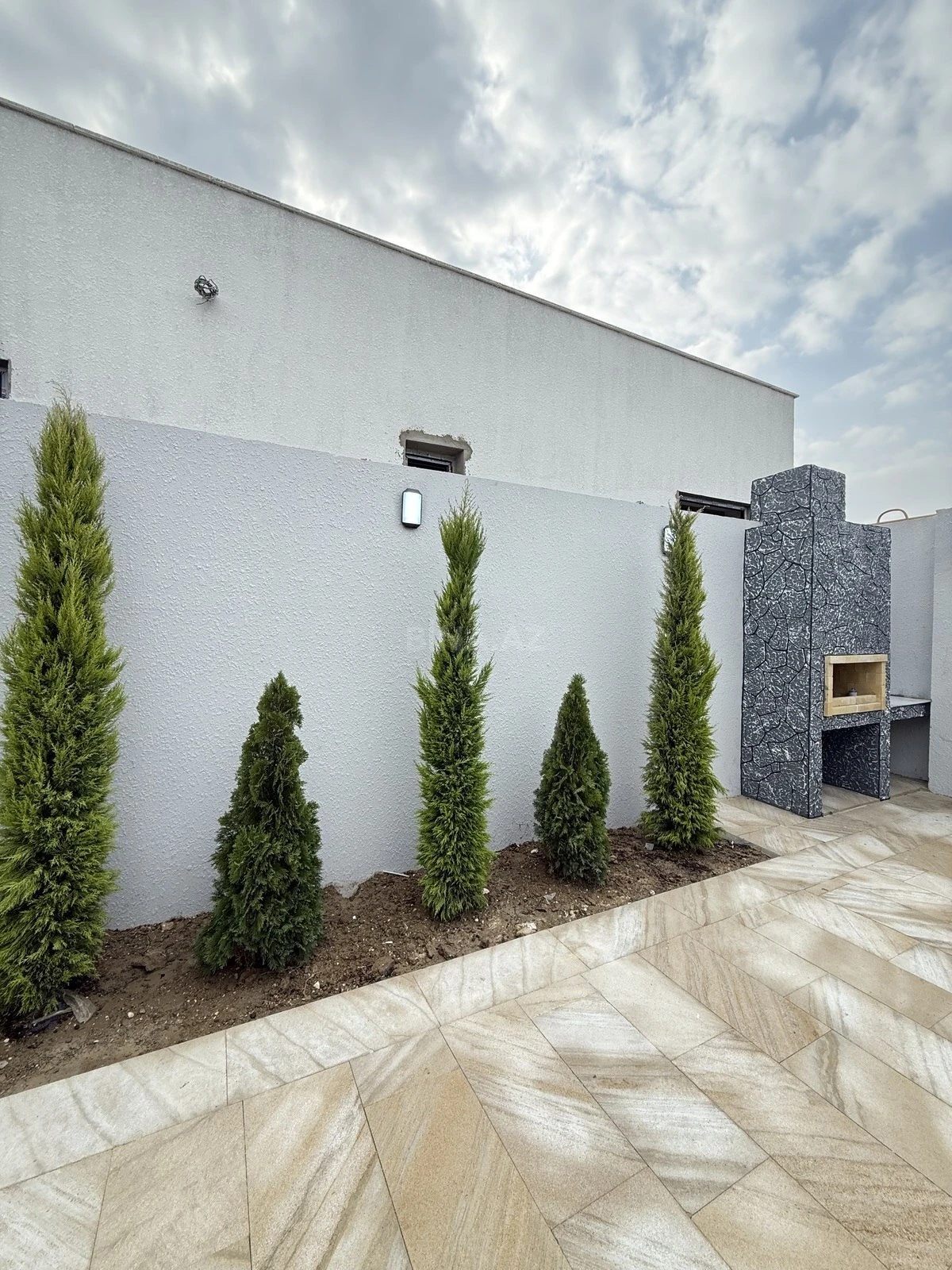 Satılır 4 otaqlı həyət evi 135 m²