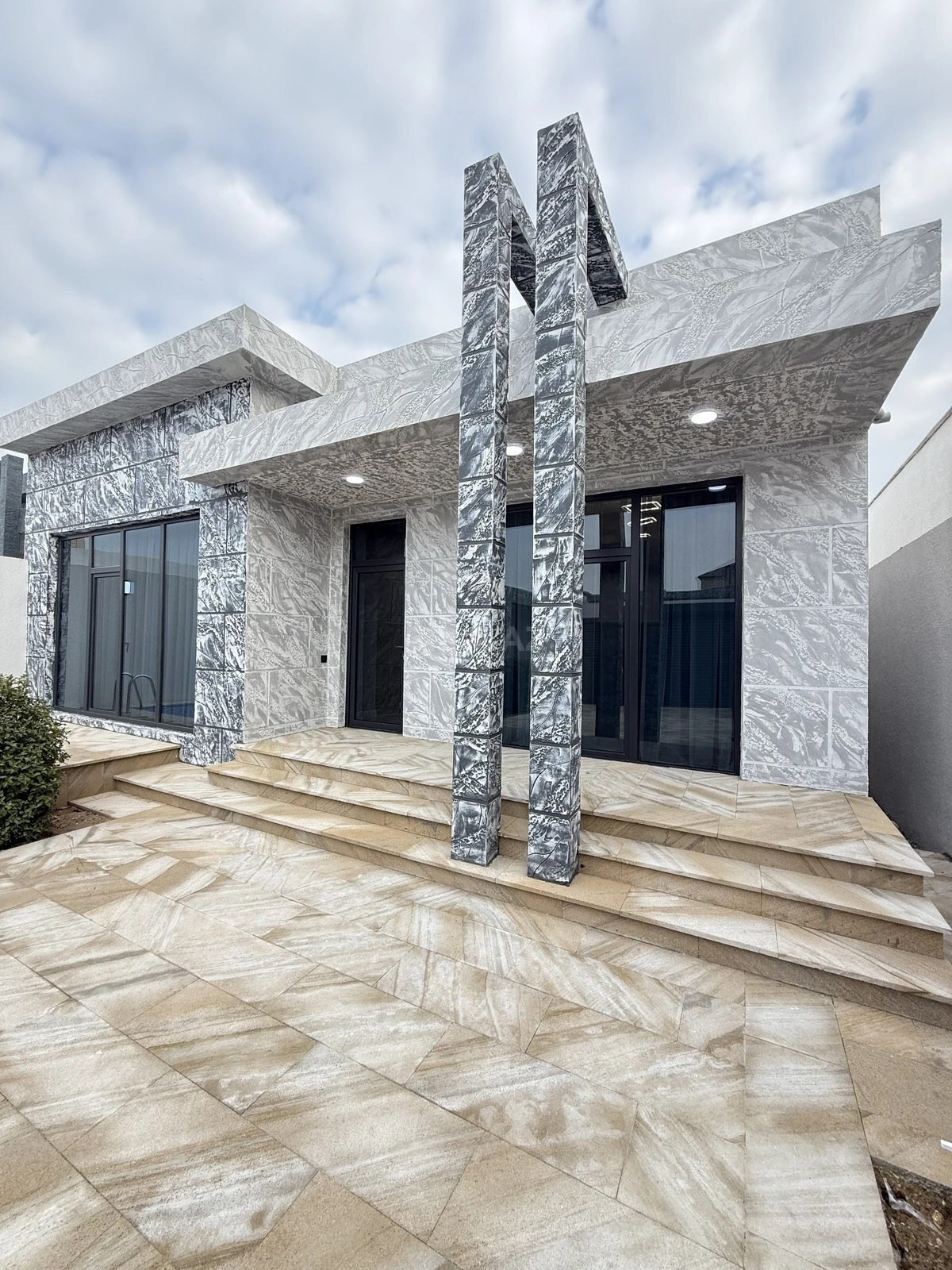 Satılır 4 otaqlı həyət evi 135 m²