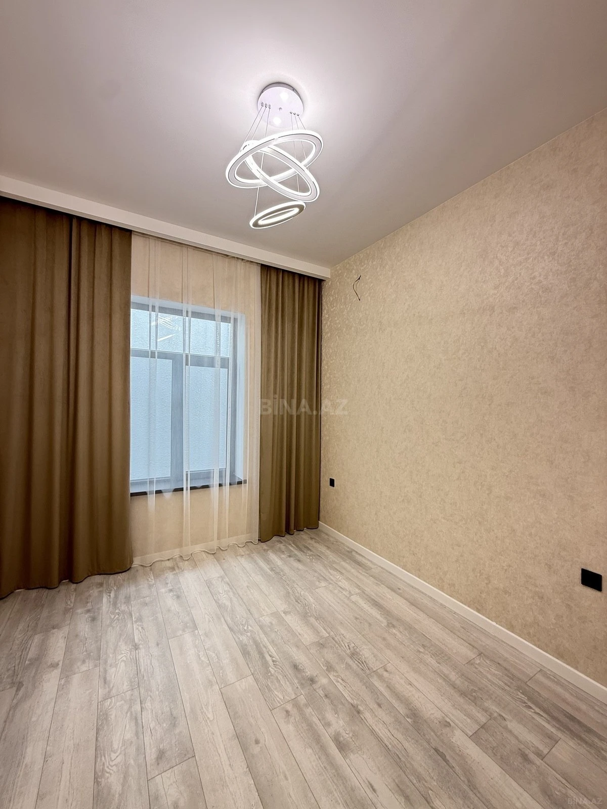 Satılır 4 otaqlı həyət evi 135 m²