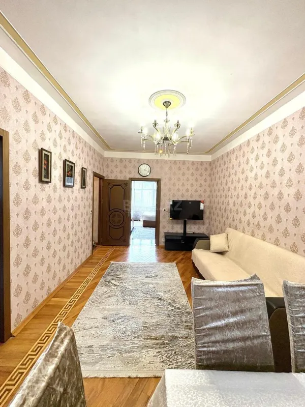 Kirayə verilir 2 otaqlı mənzil 64 m²