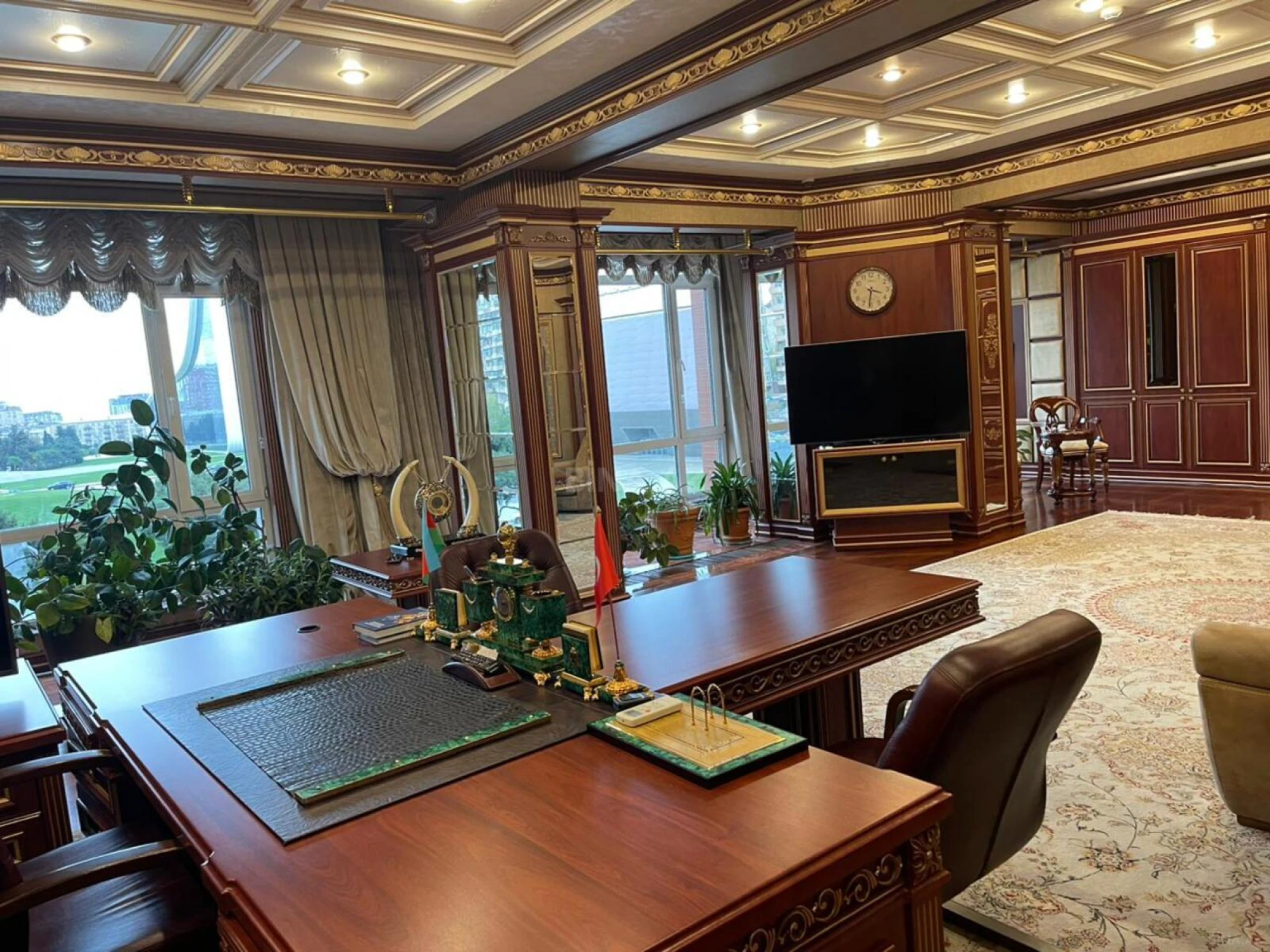 Kirayə verilir 8 otaqlı ofis 1000 m²