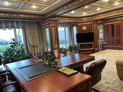 Kirayə verilir 8 otaqlı ofis 1000 m²