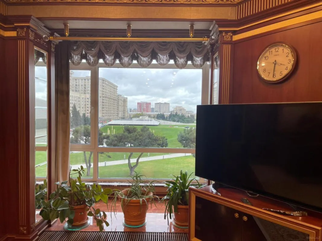 Kirayə verilir 8 otaqlı ofis 1000 m²