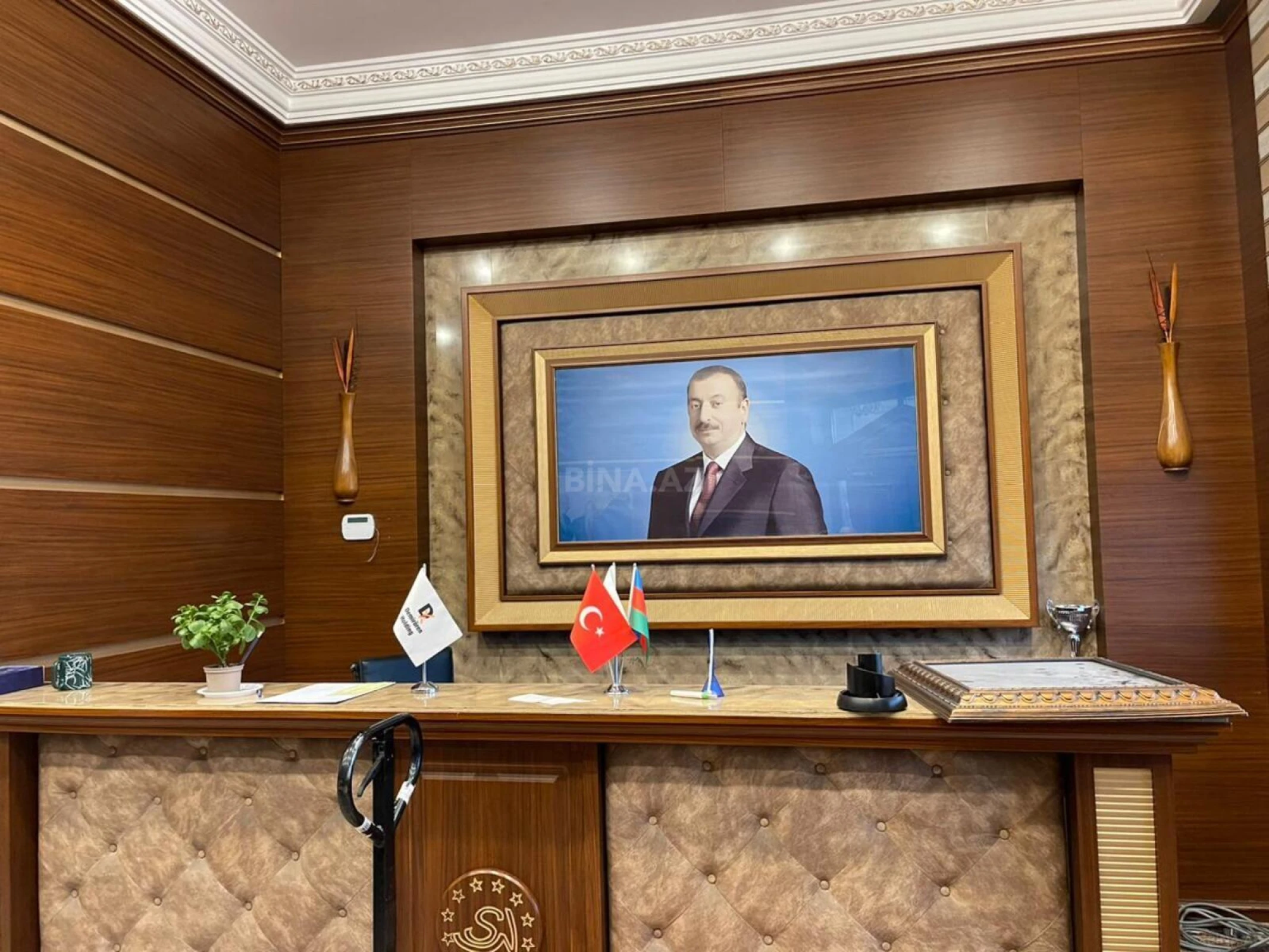 Kirayə verilir 8 otaqlı ofis 1000 m²