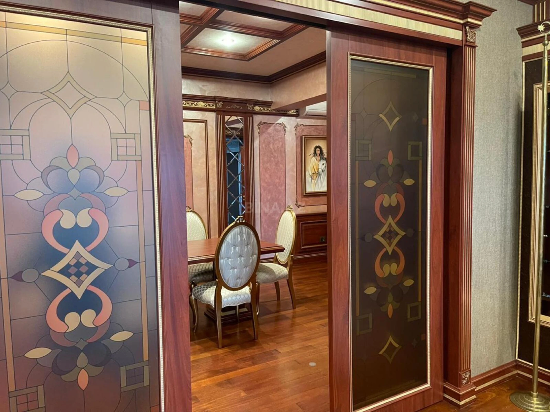 Kirayə verilir 8 otaqlı ofis 1000 m²