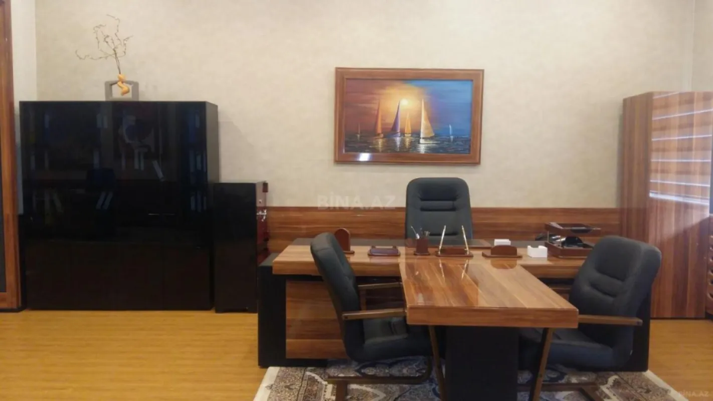 Kirayə verilir 8 otaqlı ofis 1000 m²