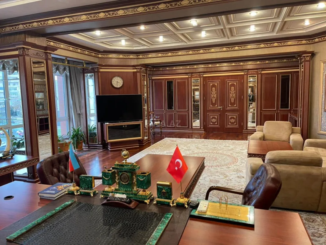 Kirayə verilir 8 otaqlı ofis 1000 m²