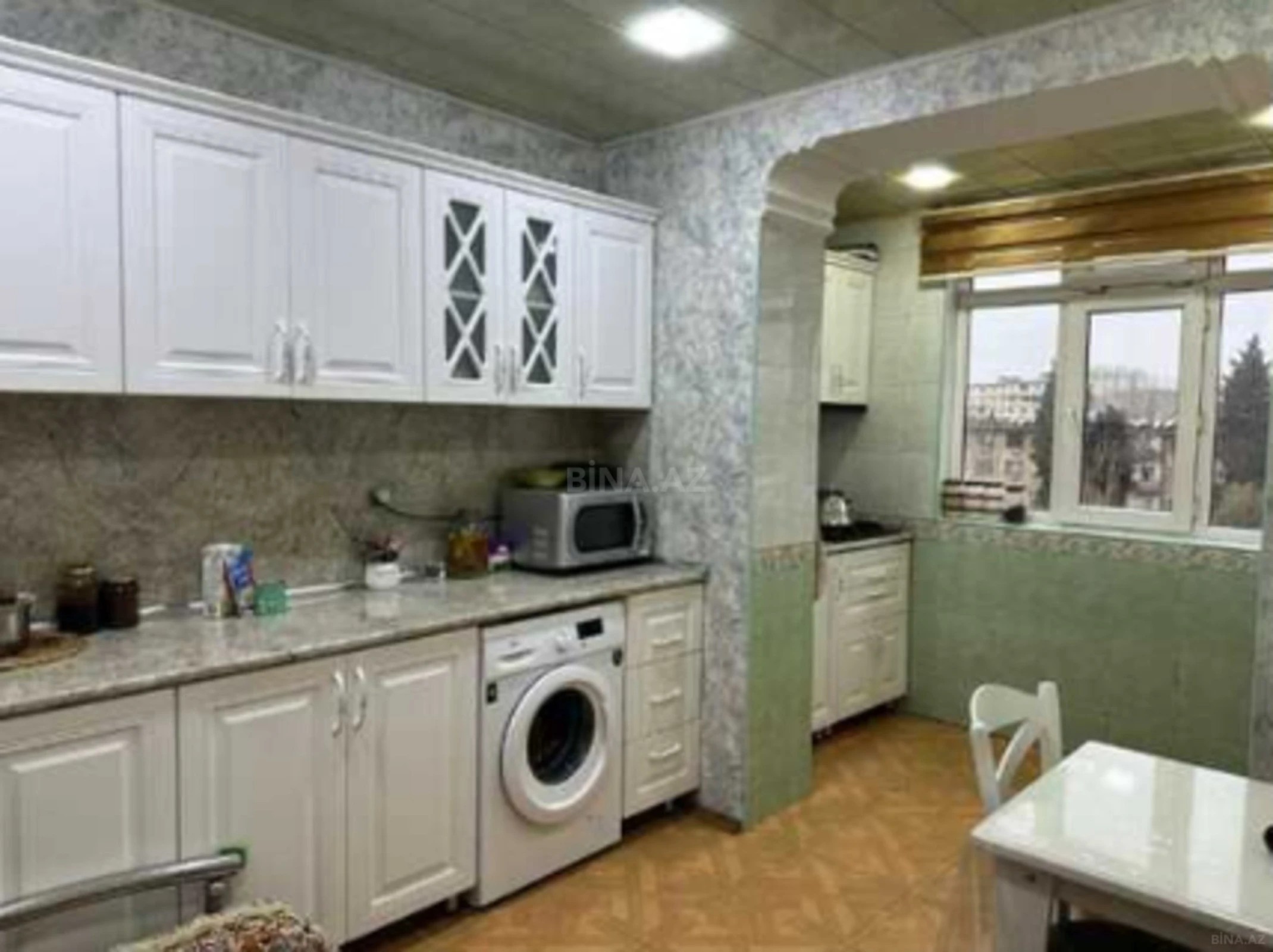 Satılır 4 otaqlı mənzil 101 m²