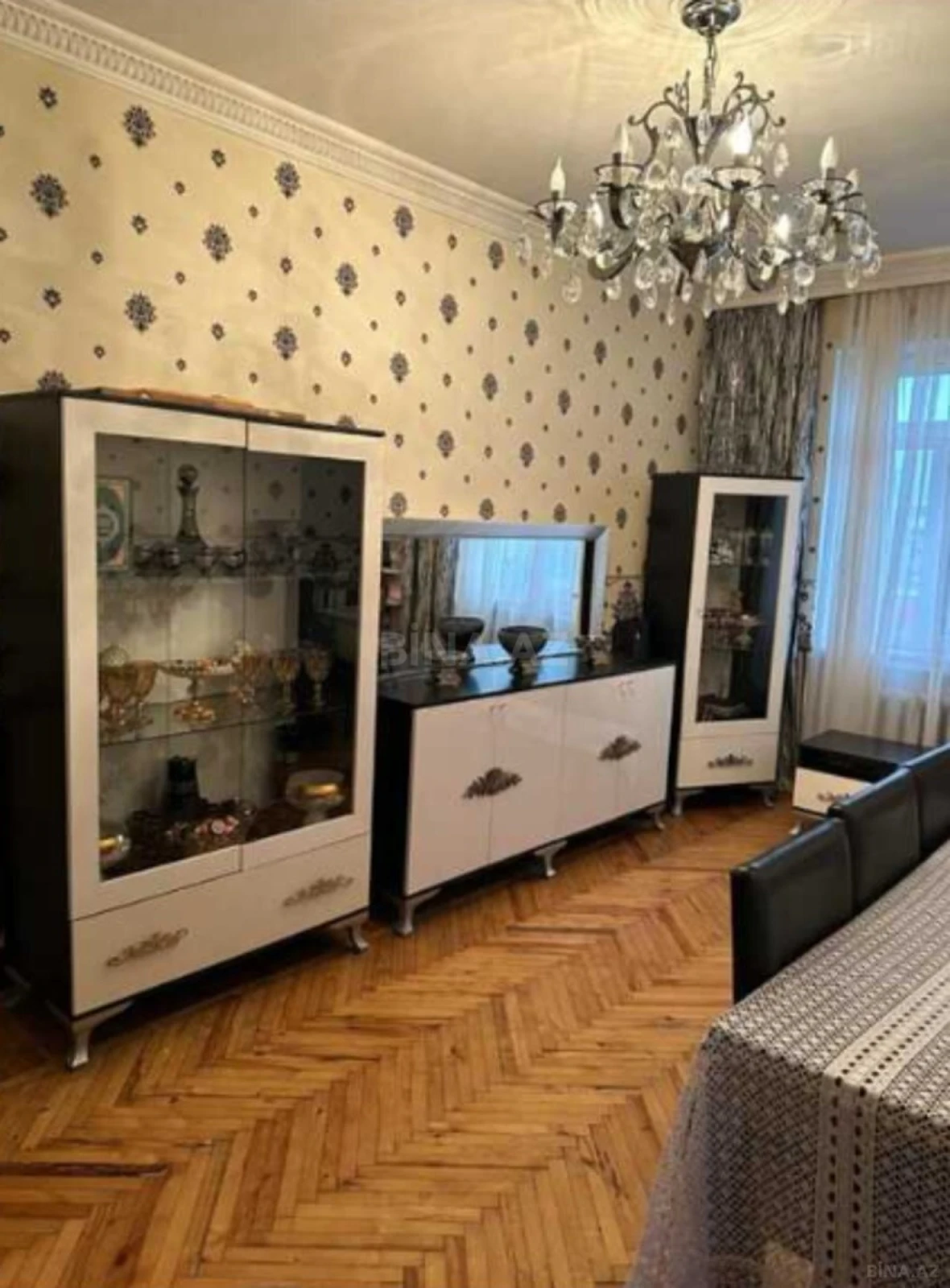 Satılır 4 otaqlı mənzil 101 m²